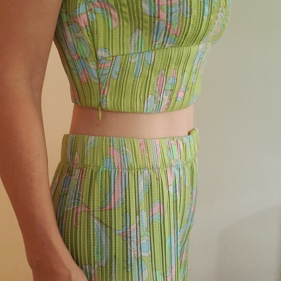 ZARA 2 Piece Set Lime Green Floral Crop Top & Pleated Trousers Size Large - Picture 7 of 8